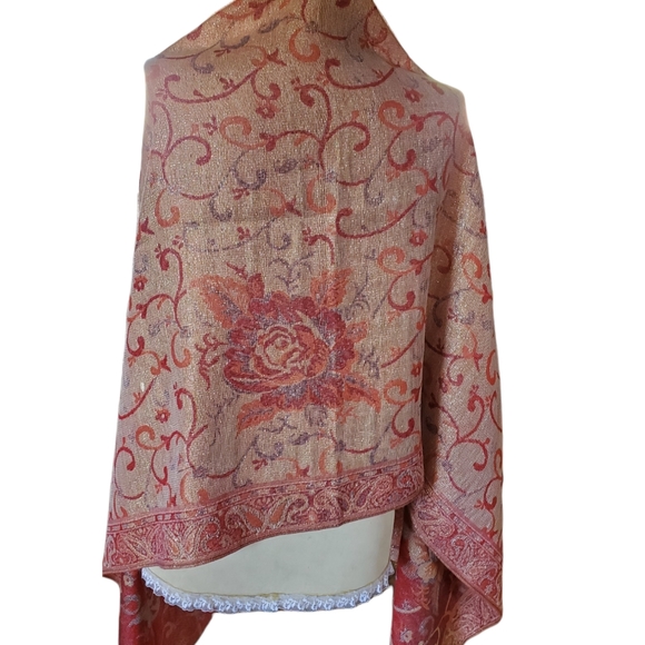 Wrap 67" x 27.5" (M2) - Picture 3 of 5